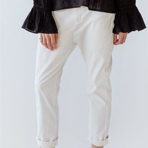 Stylish White Cropped Pants. Nili lotan  Pants Almost new size 00women's